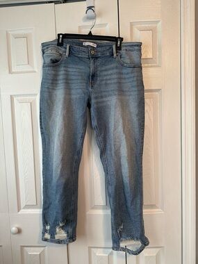 KanCan Light Blue Distressed Ankle Jeans